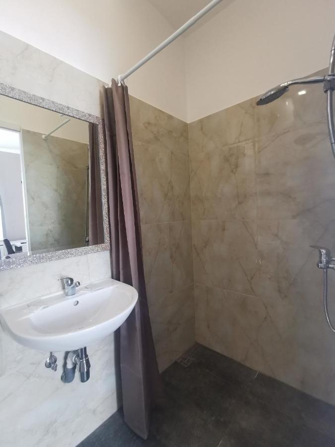 Central Hotel With Free Parking Ρίγα Εξωτερικό φωτογραφία